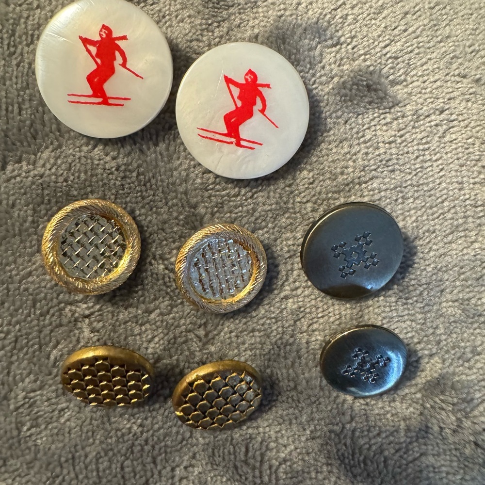 Lot of vintage buttons great condition